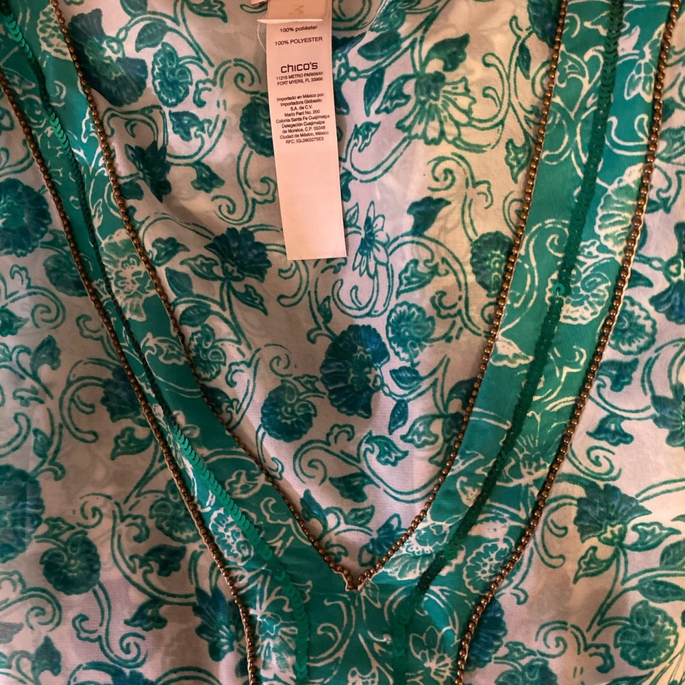 Green/White Pullover Blouse 🍀🍀🍀